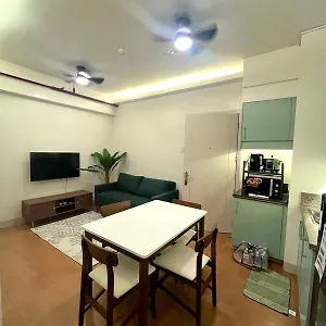 Bed & Breakfast Pioneer Woodlands, Mandaluyong